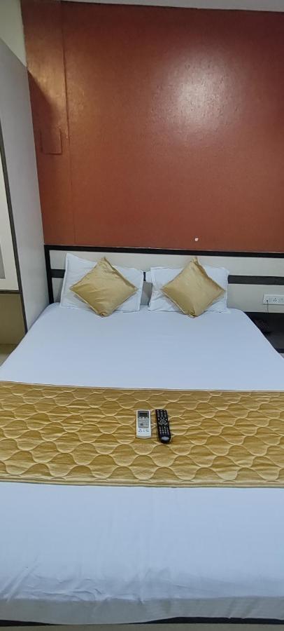 Hotel Minerva Residency - Near Grant Road Railway Station Bombaj Zewnętrze zdjęcie