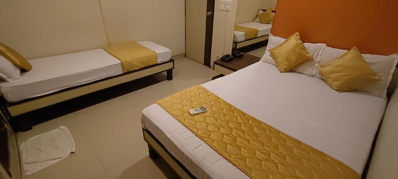 Hotel Minerva Residency - Near Grant Road Railway Station Bombaj Zewnętrze zdjęcie
