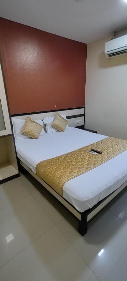 Hotel Minerva Residency - Near Grant Road Railway Station Bombaj Zewnętrze zdjęcie